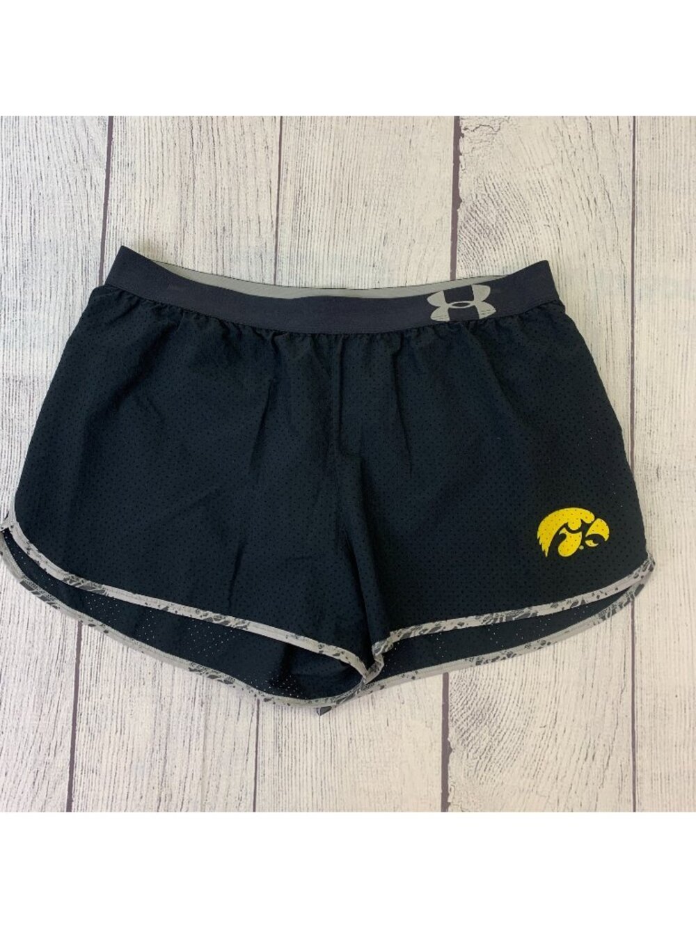 Under Armour Running Shorts sz L Black Iowa Hawkeyes Inner Liner Women's